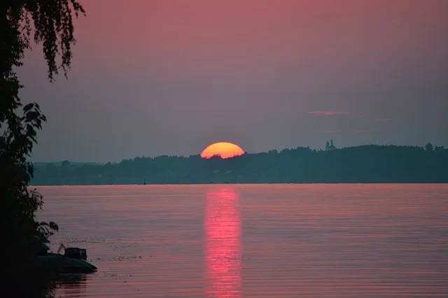 Solnedgång över floden Volga